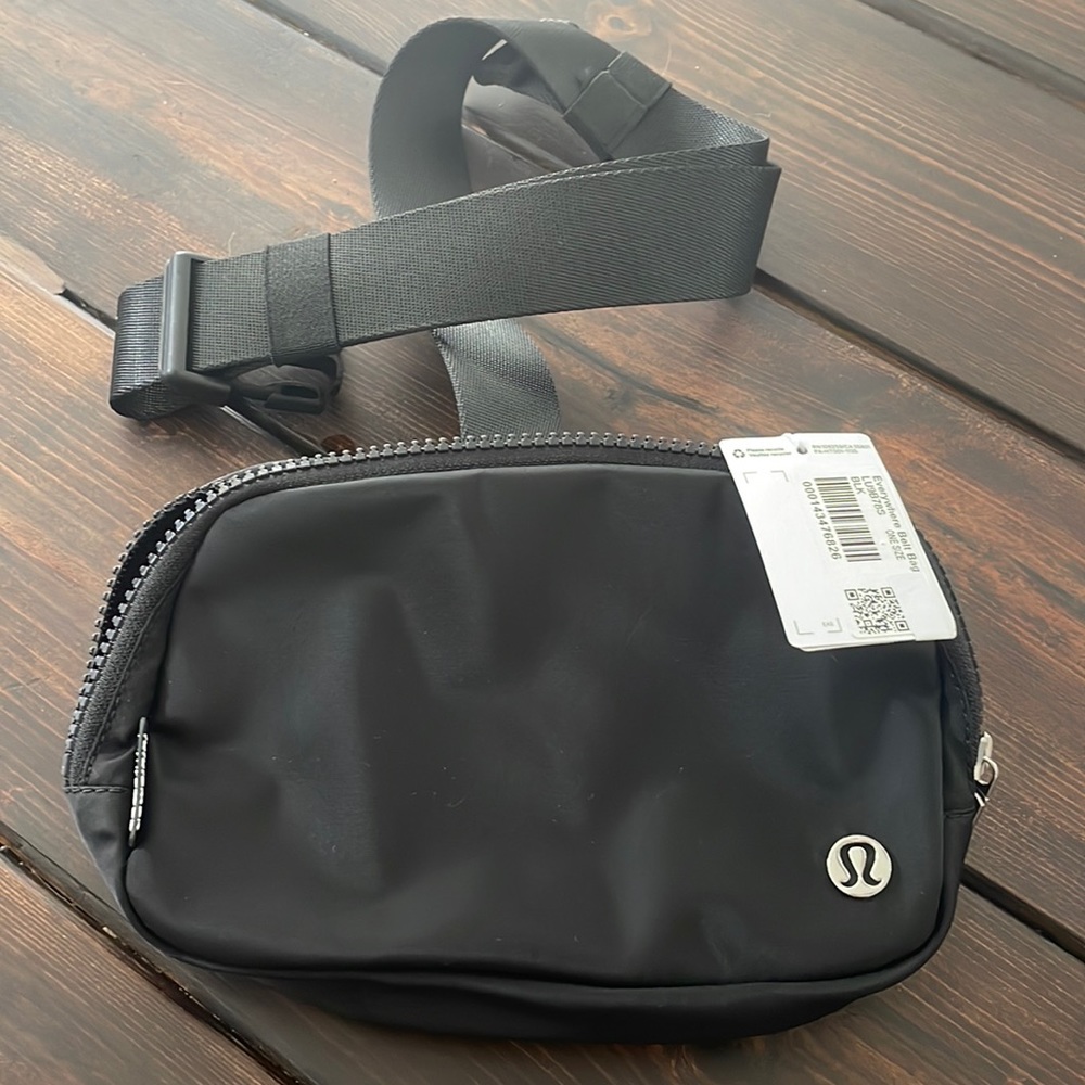 COPY - Lululemon everywhere belt bag black NWT